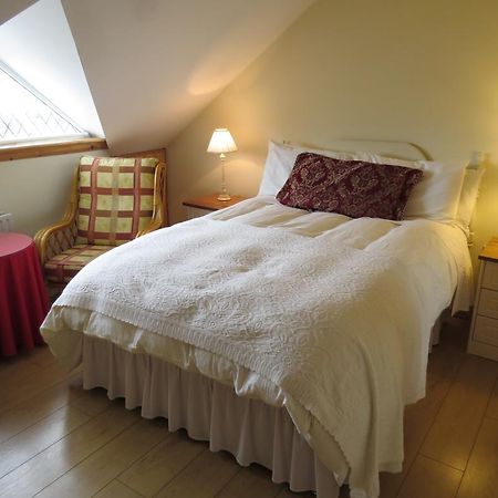 Grey Gables B&B เอนนิส ภายนอก รูปภาพ