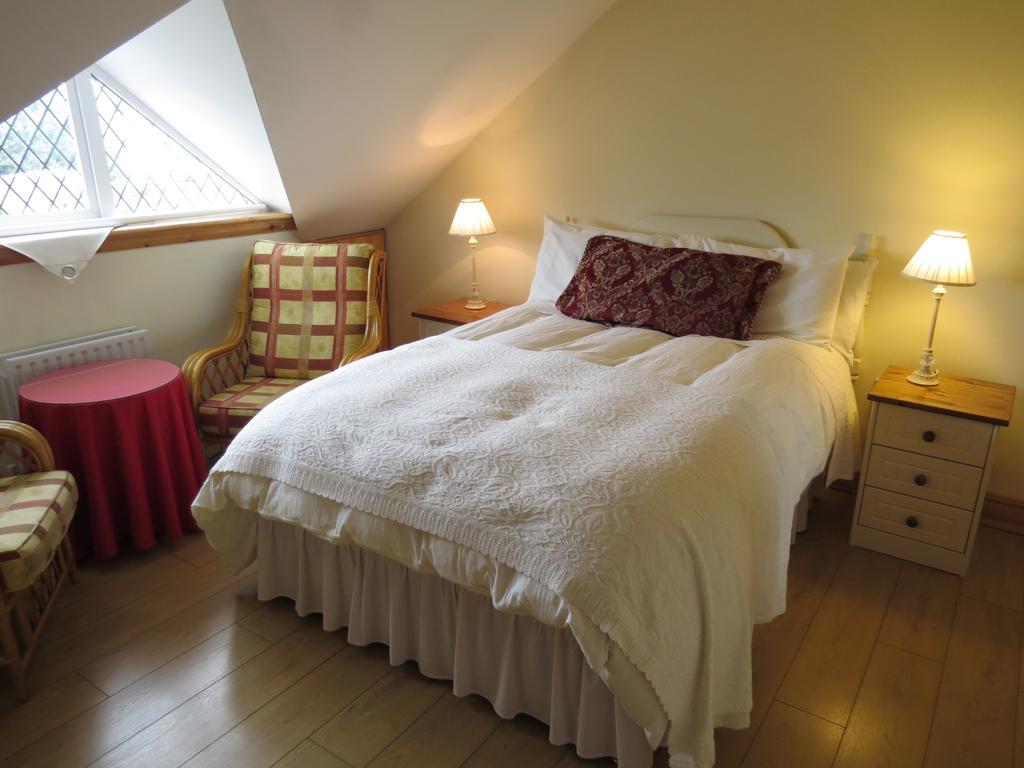 Grey Gables B&B เอนนิส ภายนอก รูปภาพ