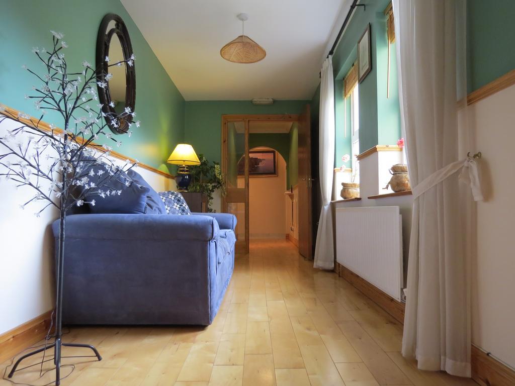 Grey Gables B&B เอนนิส ภายนอก รูปภาพ