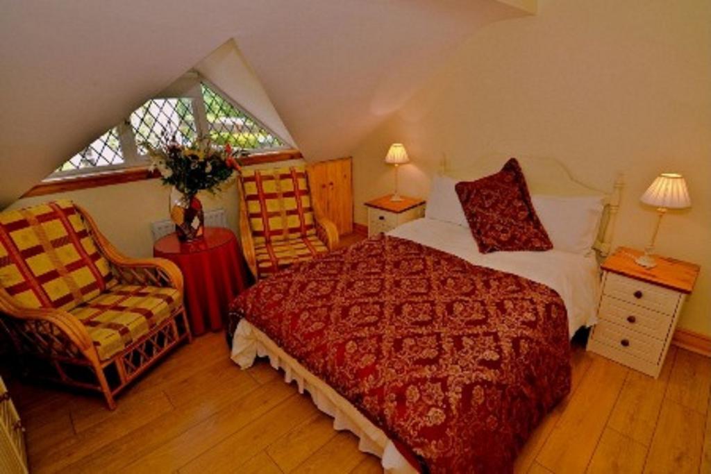 Grey Gables B&B เอนนิส ภายนอก รูปภาพ
