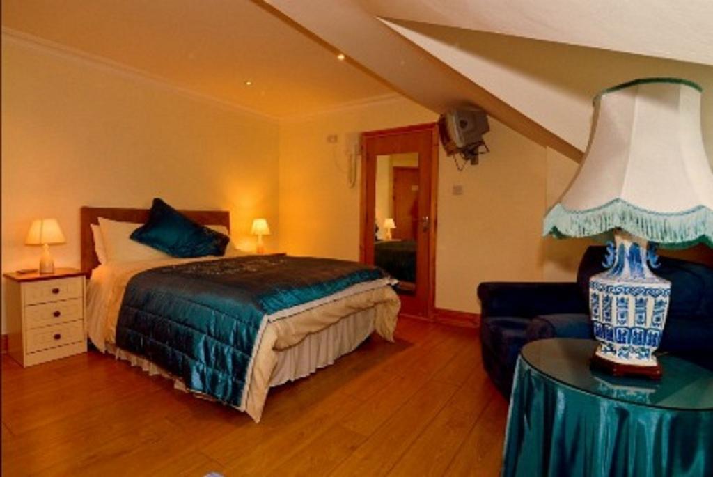 Grey Gables B&B เอนนิส ภายนอก รูปภาพ